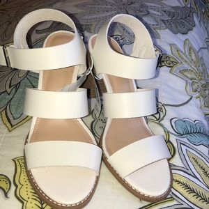 OLD NAVY off white/cream sandals